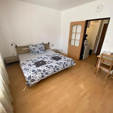 U Mendlaku Apartment *