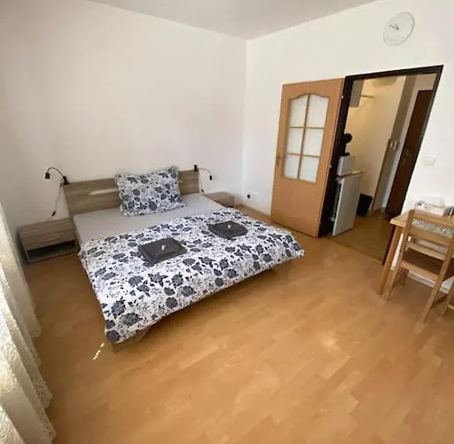 U Mendlaku Apartment *